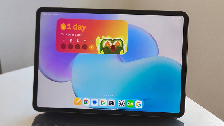The home screen of an Android tablet, showing the Duolingo widget.