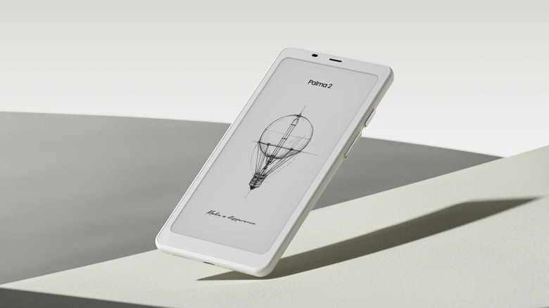 A close-up of the Boox Palma 2 e-reader displaying a to-do list