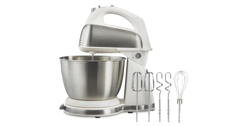 The Hamilton Beach 6 Speed 64655 mixer and its attachments, on a white background.