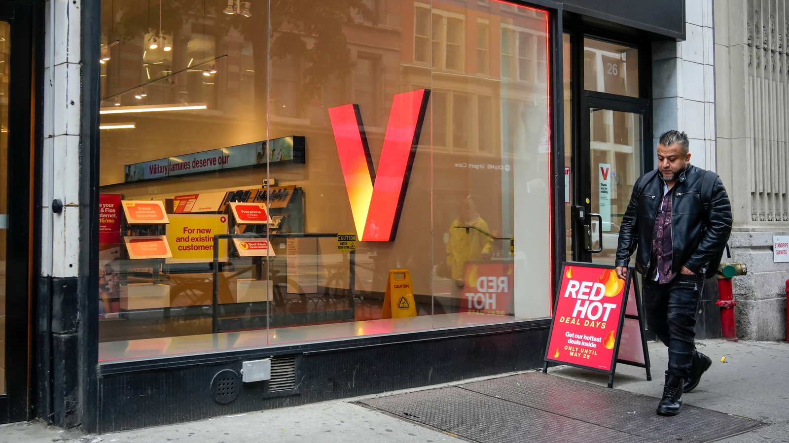bgr.com - Jules Wang - 10 Phone Carriers You Might Not Realize Are Owned By Verizon