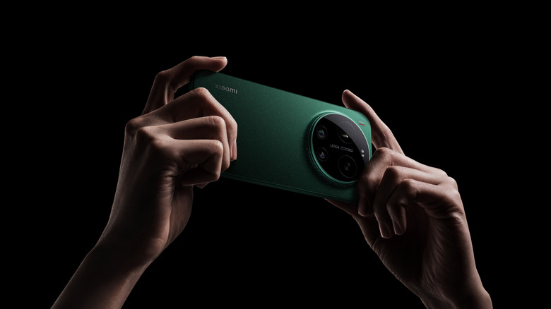 A person capturing a photo with the Xiaomi 17 Ultra