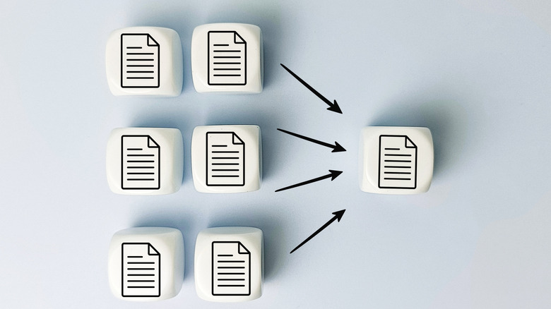 Multiple files pointing to a single file