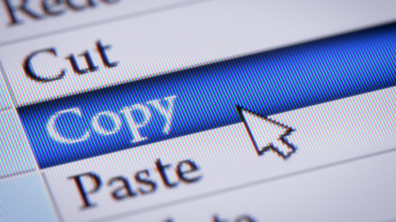 Close up screenshot of a mouse cursor hovering over the copy option