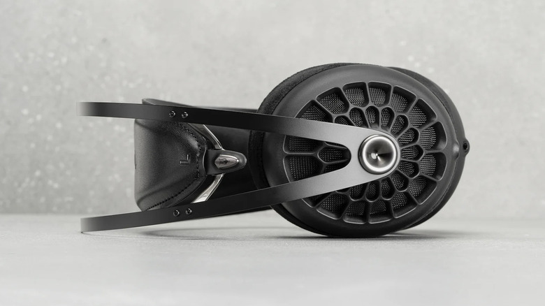 The Meze Audio 105 AER headphones lying on a table