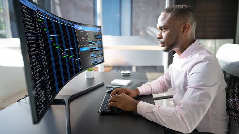 Working on an ultrawide monitor