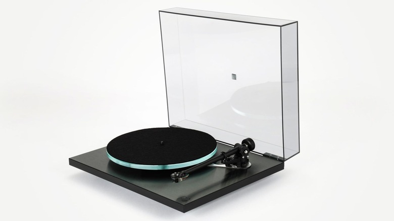 The Rega Planar 3 RS Edition on a white background