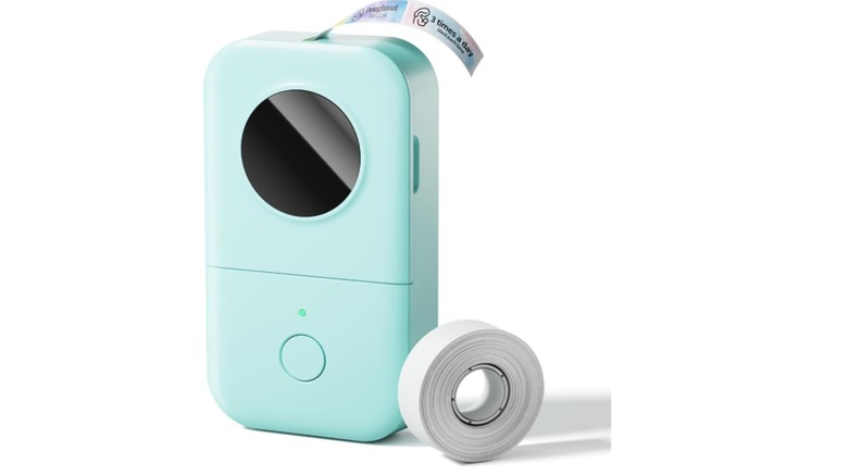 Phomemo D30 Label Maker Machine in green