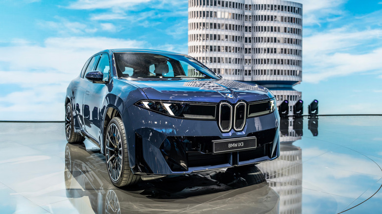 BMW iX3 on the center stage
