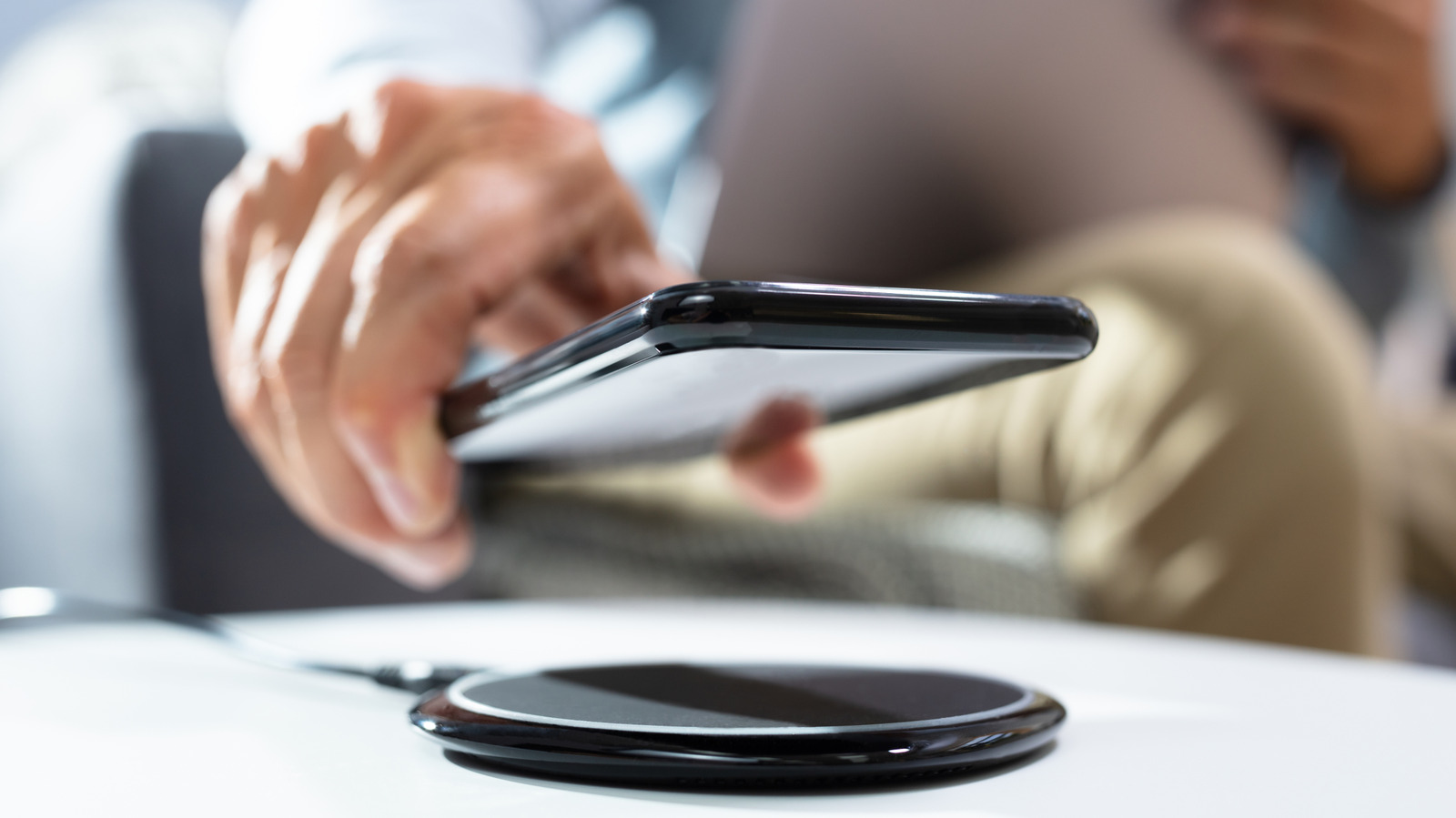 3 Disadvantages Of Wirelessly Charging Your Phone