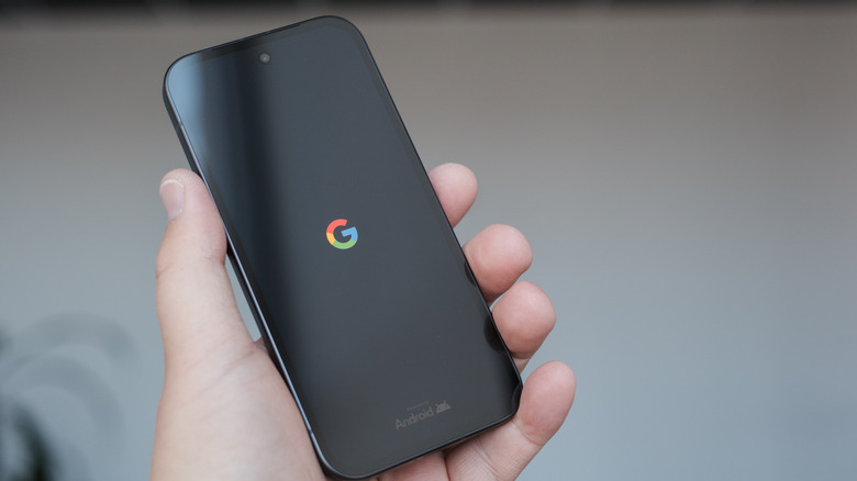 Close-Up of hand holding Google Pixel