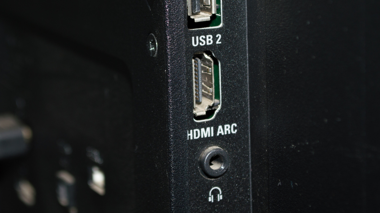 3 Things You Should Always Plug Into Your TV's HDMI ARC Port