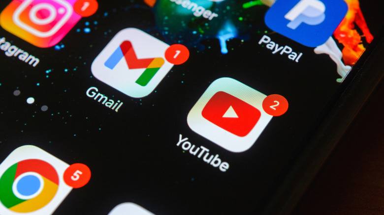 apps on an Android phone including Instagram, Gmail, Paypal, and YouTube