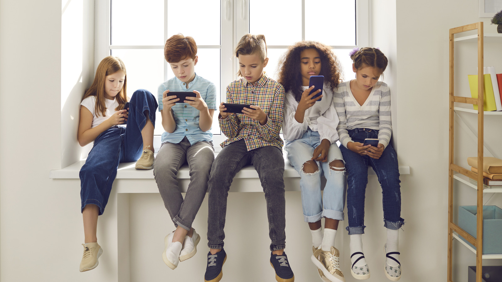 35 States Have Banned Smartphones In School - Here's Why