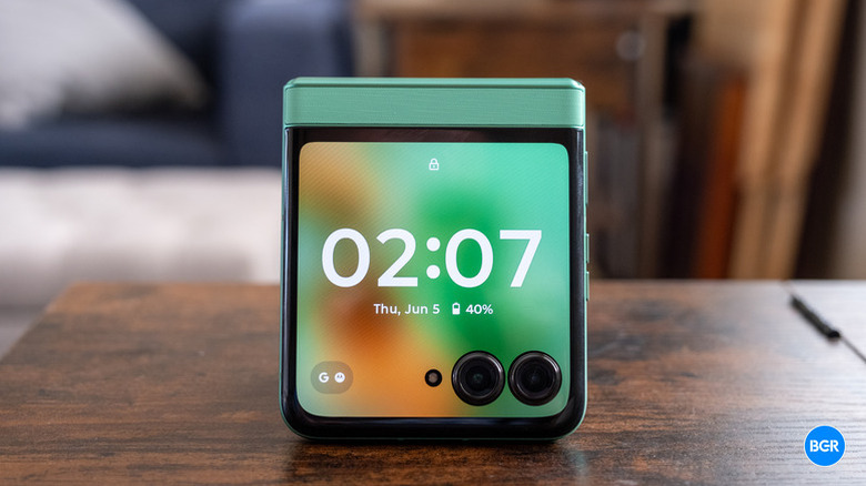 The Motorola Razr (2025) on a desk