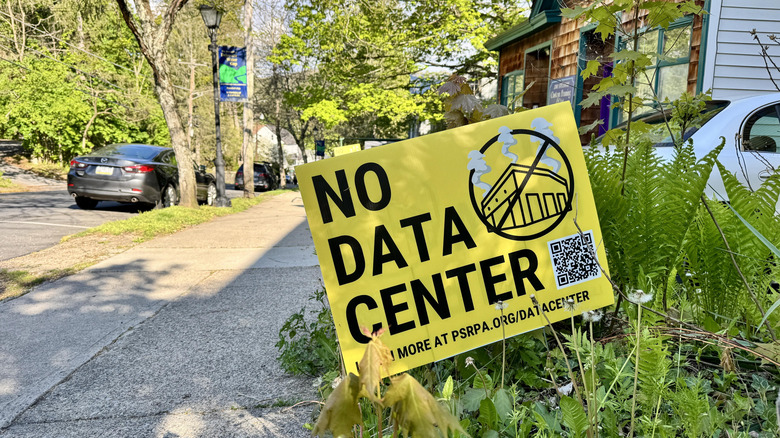 A "No Data Center" yard sign from Physicians for Social Responsibility Pennsylvania