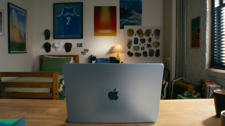 MacBook Air M5 on table in a bedroom