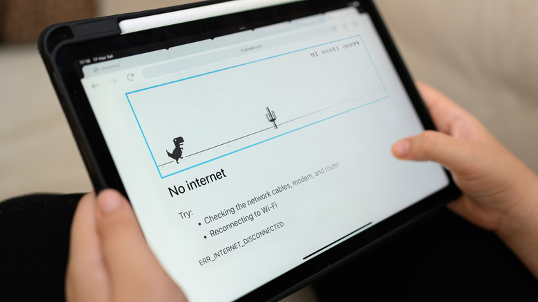 A tablet displaying an internet disconnection error