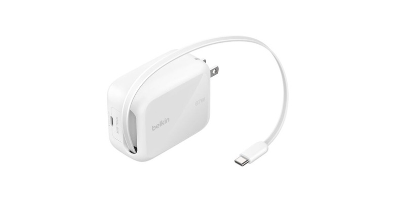 close-up of Belkin retractable wall charger