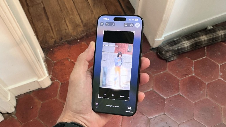 Visual Intelligence on iOS 26 lets you circle to search an object on Google or Etsy