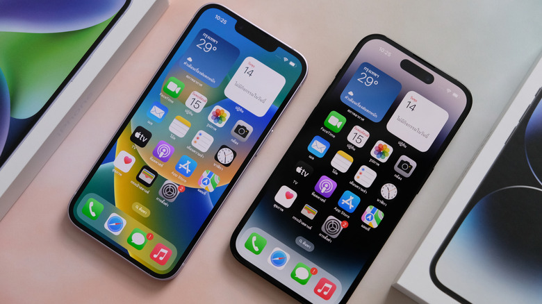 Apple iPhone 14 and iPhone 14 Pro side by side