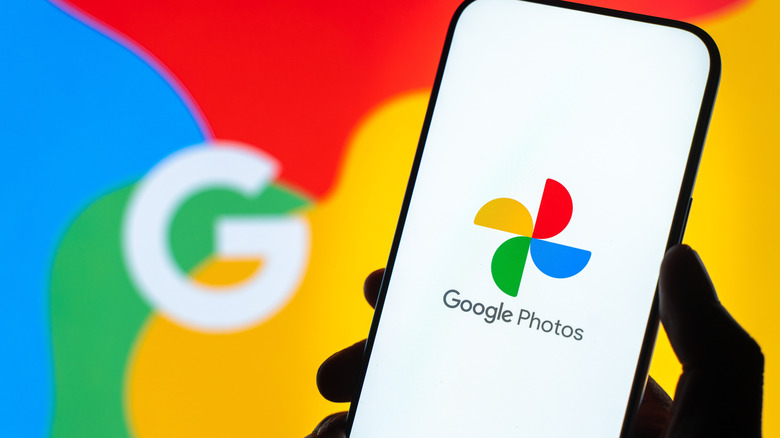 google photos startup screen on a smartphone