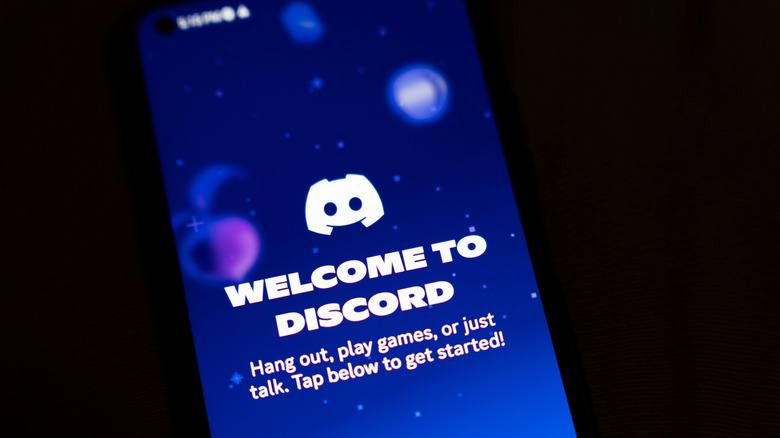 Welcome to discord screen displayed on a mobile device