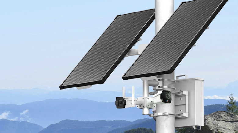 The Vigi 4G Solar Power Security Solution in an outdoor setting.