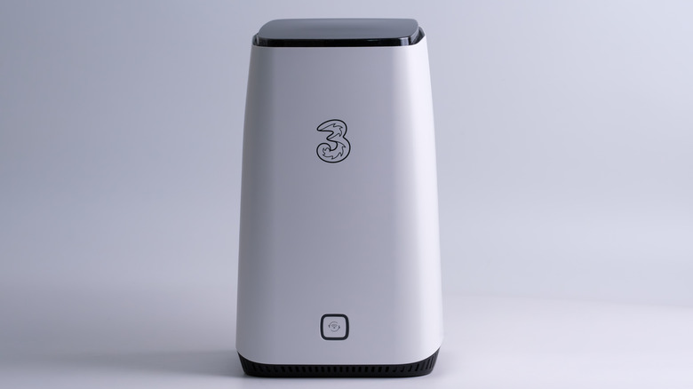 The Zyxel NR5103E 5G Wi-Fi router