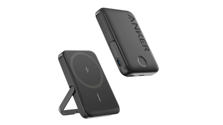 The back and front of the Anker MagGo Magnetic Wireless Charging 5,000 mAh Power Bank on a white background.