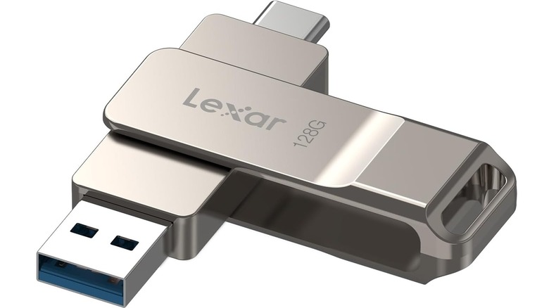 Lexar D40E Flash Drive