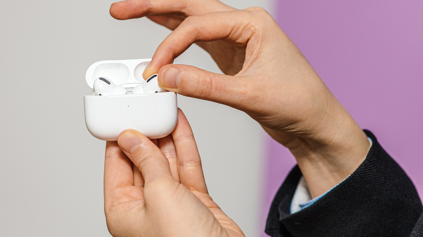 5 AirPods Features You Need To Manually Enable