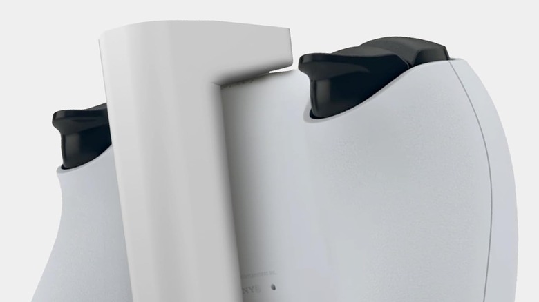 Remotto wireless charger on PlayStation 5 controller