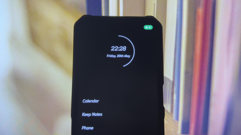 Android showing Minimalist Phone launcher home screen