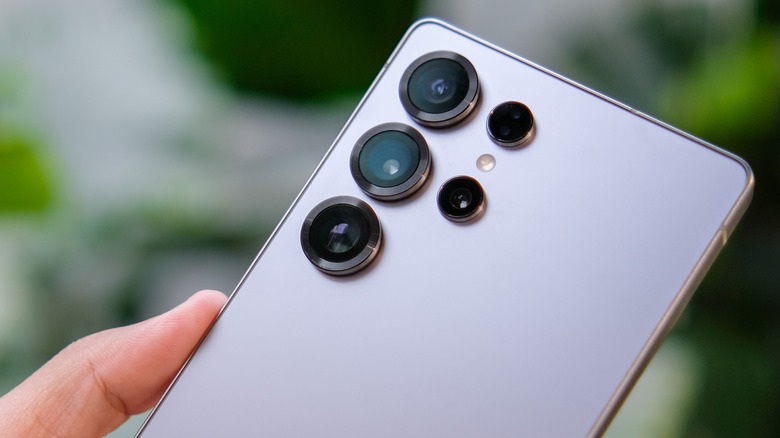 Hand holding a Samsung Galaxy S25 Ultra