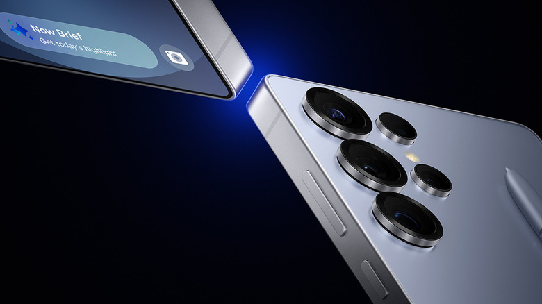 Camera array and bottom screen of Samsung Galaxy S25 Ultra