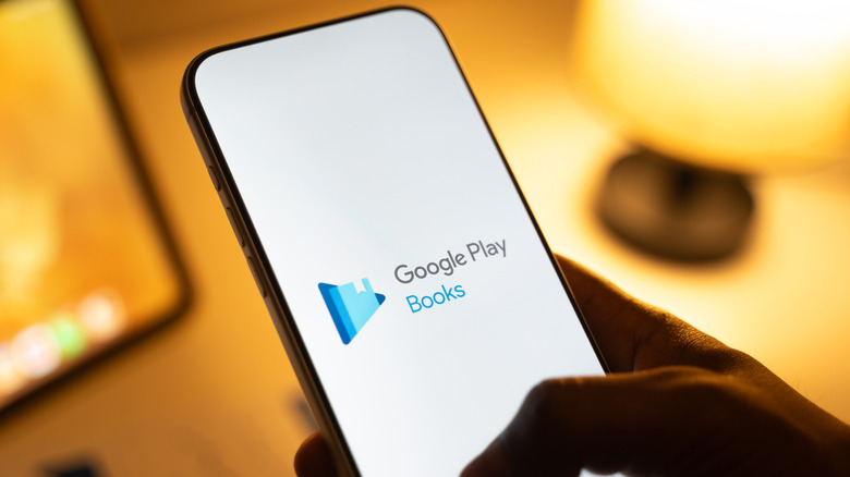 Google play Books logo is displayed on the screen of a smartphon