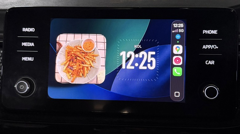 Photos widget displayed on Apple CarPlay dashboard