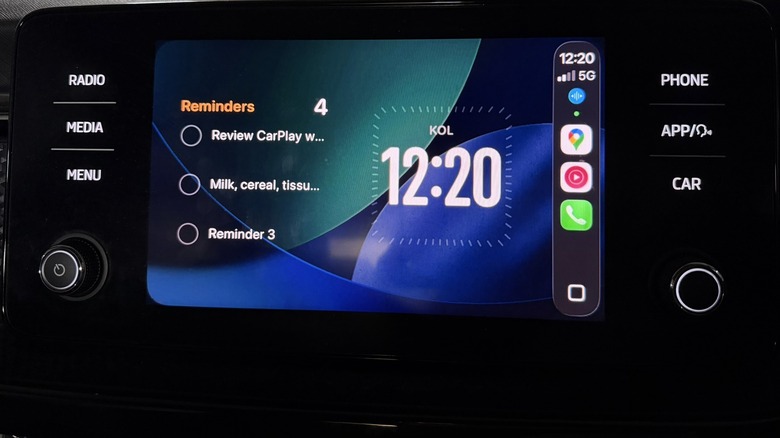 Reminders widget displayed on Apple CarPlay dashboard