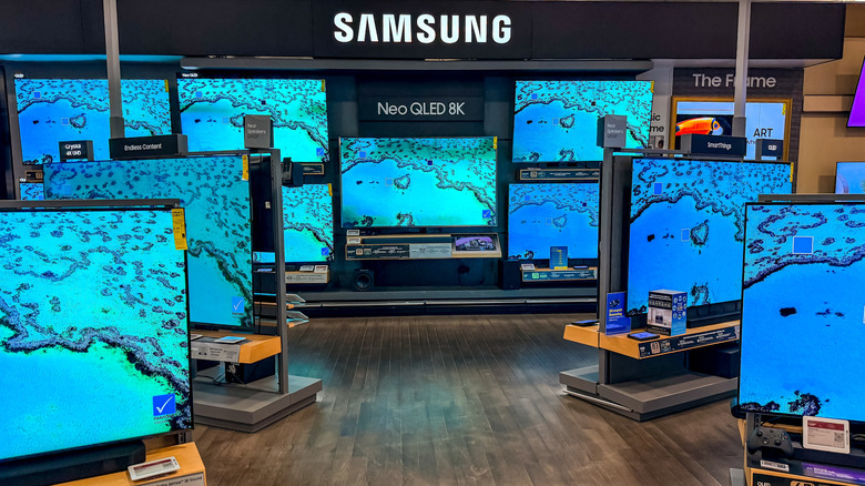 Samsung television show room with many TVs on display