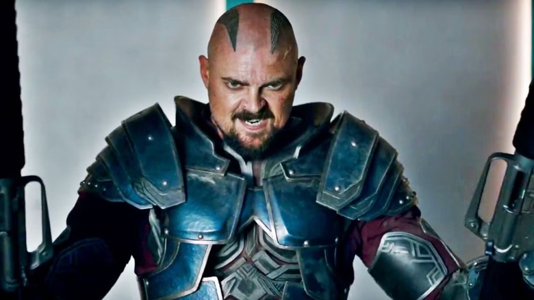 Karl Urban as Skurge grinning in Thor: Ragnarok