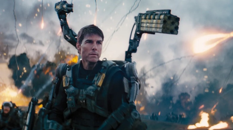 Tom Cruise wearing a suit in Edge of Tomorrow