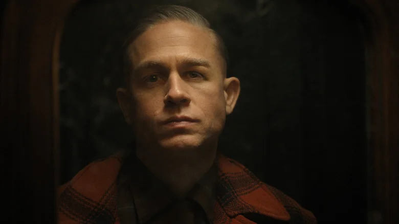 Charlie Hunnam in Monster: The Ed Gein Story on Netflix