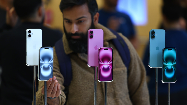 iPhone 16 models in different colors
