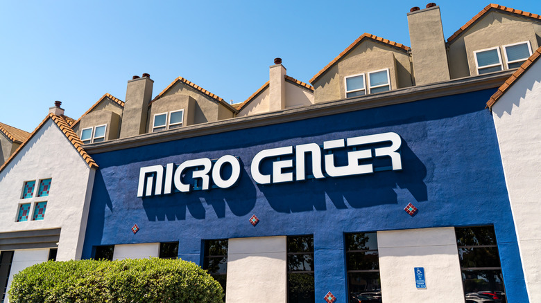 a micro center store