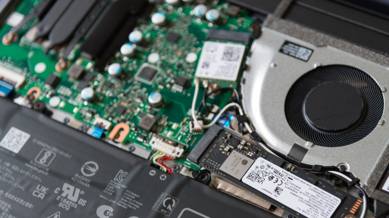 Asus Vivobook internals