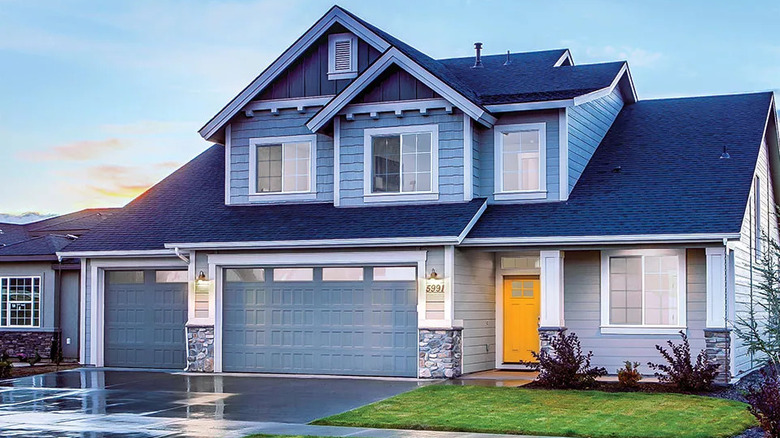 The front of a house with an Amarr garage door