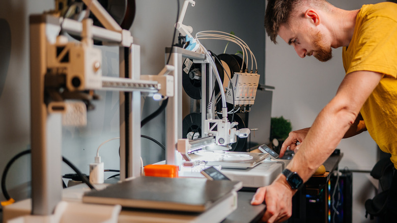 Looking at the controls of a 3D printing setup