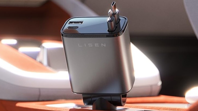 The Lisen Retractable car charger in a car.