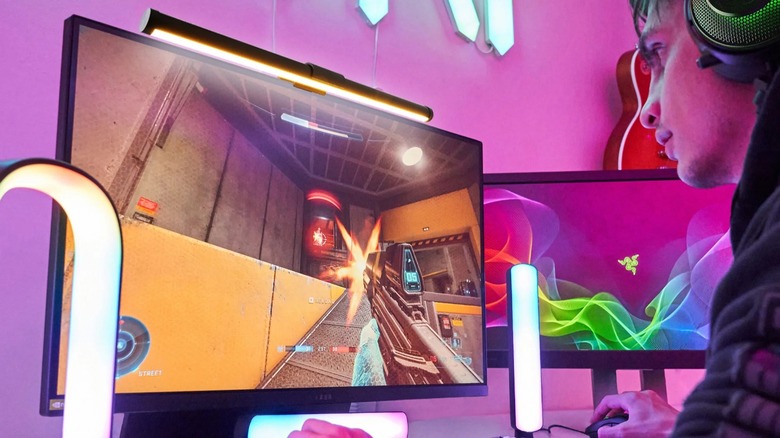 Monster duo smart color monitor light bar, mounted.