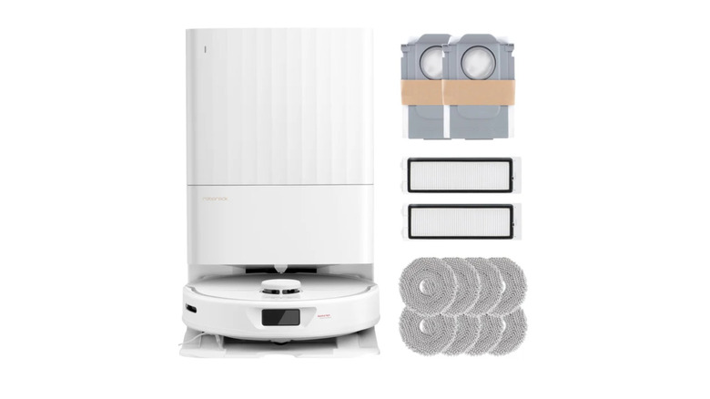 Photo of the Roborock QX Revo with accessories